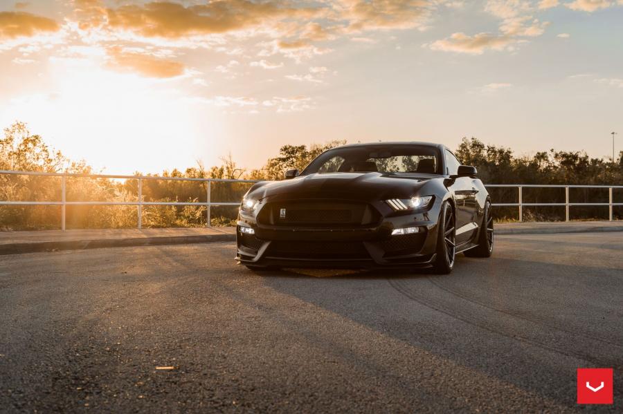  Shelby GT350 on Vossen Wheels (VFS-10) 2018 года  (фото 4 из 13)